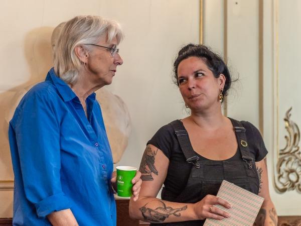 Joke van Leeuwen en Melissa Giardina tijdens Literair Zomerlief
