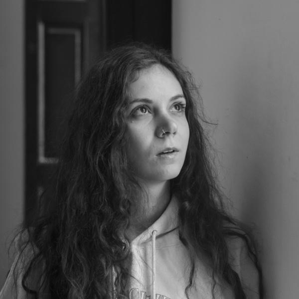 portretfoto van Dominique De Groen door Ward Van Hooreweghe.jpeg