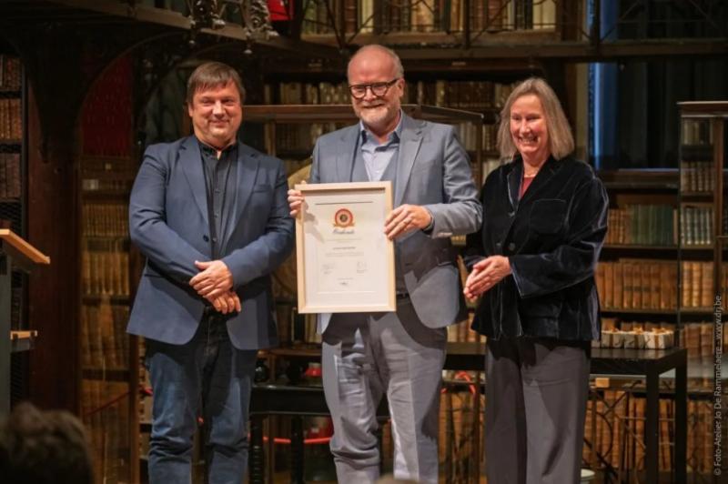 Visser-Neerlandiaprijzen 2025 voor Bert Bouma, Daan Schalck en Stichting Neerlandistiek