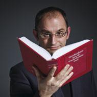 Wim Vandenbussche wordt lid van de Koninklijke Academie voor Nederlandse Taal- en Letterkunde