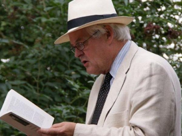 Geert van Istendael leest Titaantjes