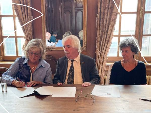 De KANTL en het INT kondigen samenwerking aan rond pilootproject Het Nederlands in de Lage Landen