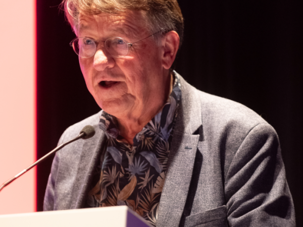 KANTL-Taalpenning voor DBNL-grondlegger Cees Klapwijk