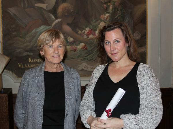 Ester Naomi Perquin gelauwerd met Prijs van de KANTL voor Poëzie