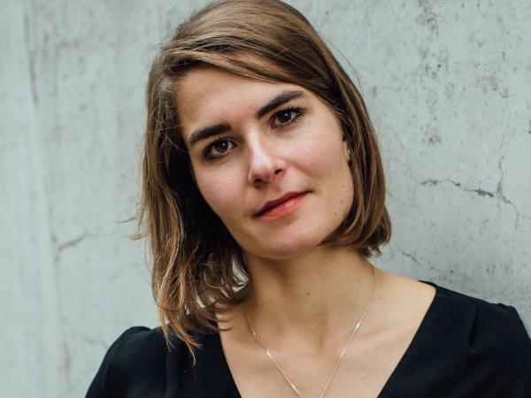 Nikki Dekker is de eerste KANTL-schrijfresident in Beauvoorde