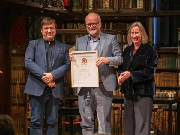 Visser-Neerlandiaprijzen 2025 voor Bert Bouma, Daan Schalck en Stichting Neerlandistiek